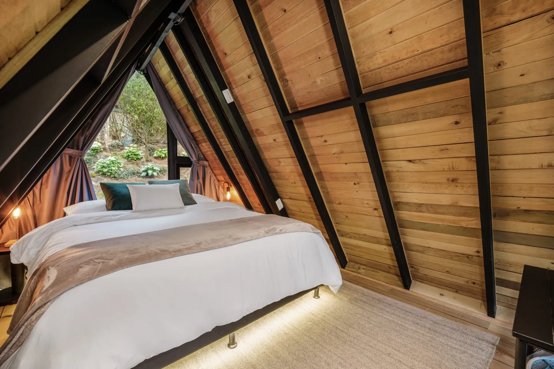 Habitación bajo el techo en A, El Retiro